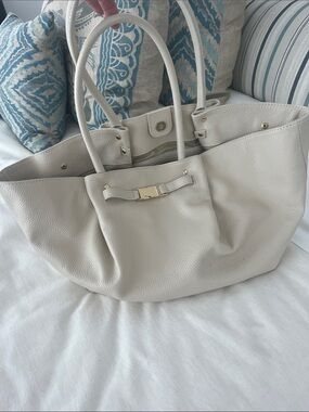 Isadora -made in Italy Pebbled Leather Tote in Light Cream with Gold Accents